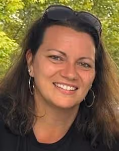 Headshot of Amanda Moore
