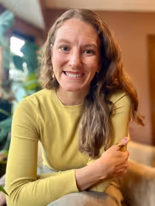 Headshot of Sara Dempsey